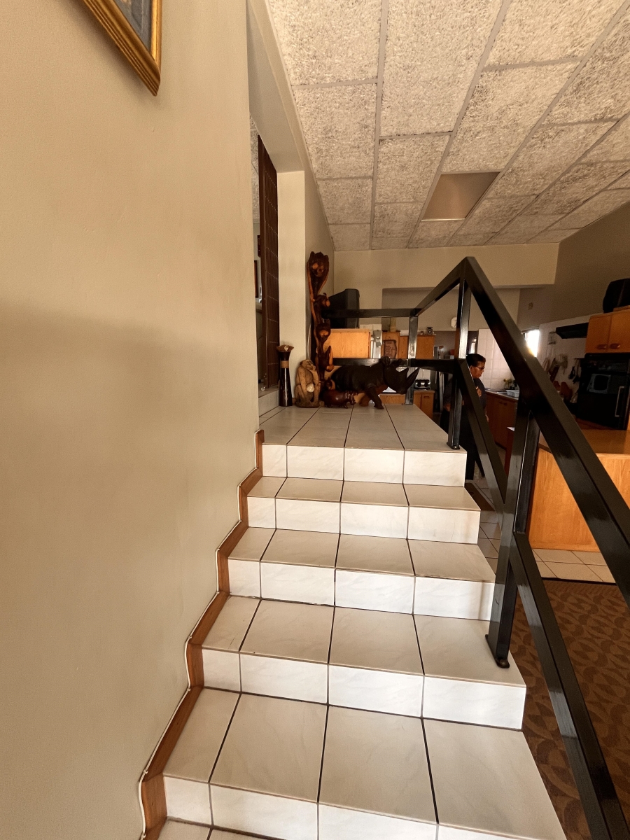 5 Bedroom Property for Sale in Lamberts Bay Western Cape